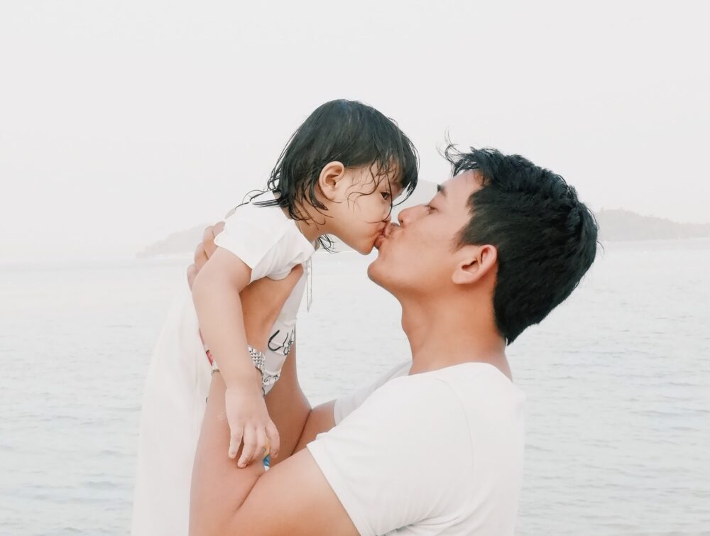 Parenthood Benefits in Singapore: All About Paternity Leave